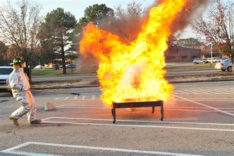 turkey fryer fire deep safety air tips thanksgiving force fry fires exploding frying fat edwards base does extinguisher number explosion