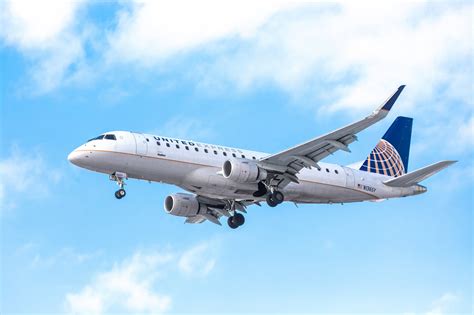 United To Fit Embraer E175s With Time Saving Overhead Bins