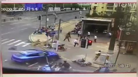 Elderly Chinese Man Smashes Porsche Into Pedestrians Injuring Three