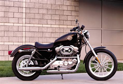 The sportster® 883, is the pure essence of the sport; 2002 Harley-Davidson XLH Sportster 883 - Moto.ZombDrive.COM
