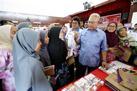 Jabatan kerajaan tempatan kementerian kesejahteraan bandar, perumahan dan kerajaan. BN Selangor utamakan calon tempatan | Politik | Berita Harian