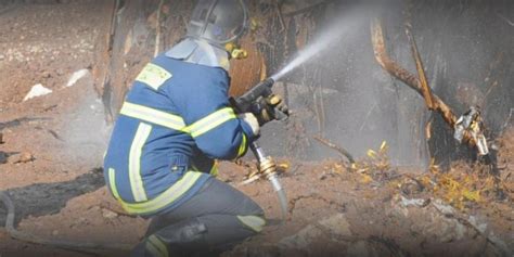Μια δύσκολη νύχτα, έχουν μπροστά τους οι πυροσβεστικές δυναμεις που δίνουν μάχη με τις φλόγες στην ορεινή και δύσβατη περιοχή πάνω από το χωριό λογγίτσι στην ανατολική φθιώτιδα. Σε εξέλιξη δύο φωτιές στη Μεσσηνία | ΕΛΛΑΔΑ | thepressroom.gr