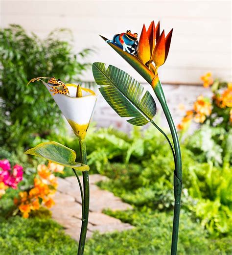 Colorful Handcrafted Metal Frog On Flower Garden Stake Cala Lily