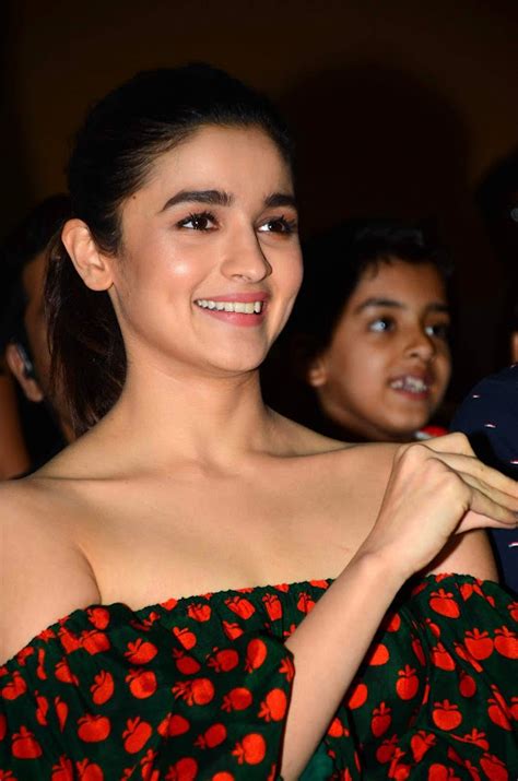 Alia Bhatt Looks Super Sexy In A Strapless Top And Ripped Jeans As She Visits Strut The