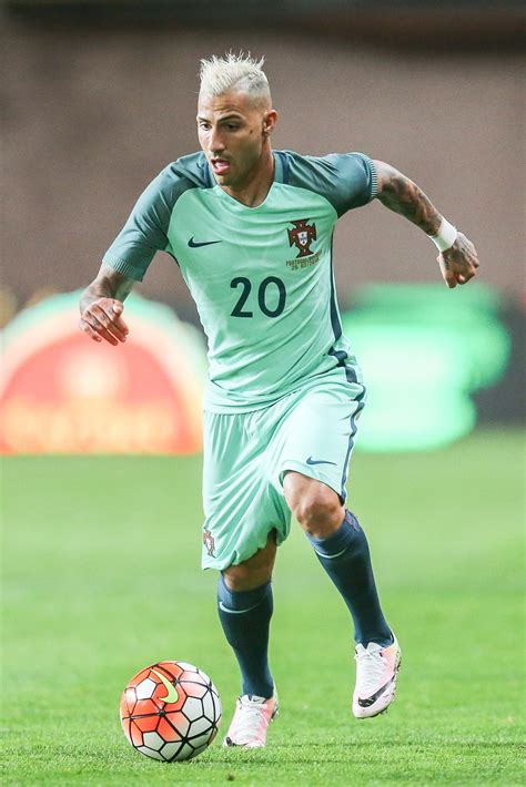 Hosted by elhighlights.com this video is provided and hosted from a 3rd party server. Portista on Twitter: "Quaresma vs Belgium. #Portugal #fpf ...