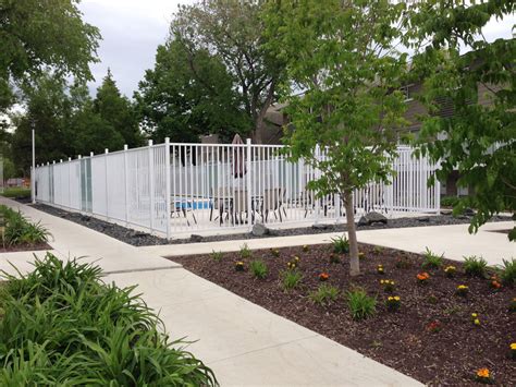 If you choose to install a guardrail on a deck lower than 30, you must still meet code requirements. Vista Aluminum Railing Systems - Canadian Deck Company
