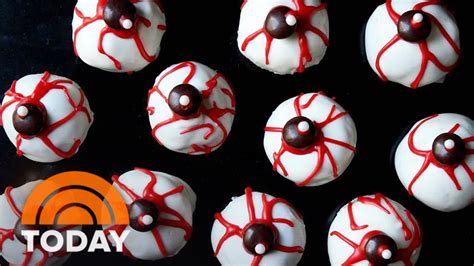 Cake Pop Eyeballs How To Make This Creepy Halloween Treat Today