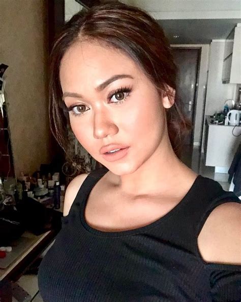 Pelakon Wanita Malaysia Seksi Tannertarobryant