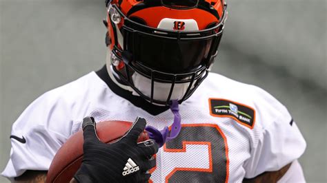 Signing Jeremy Hill As Free Agent Is Noticeable Departure For Patriots