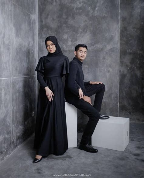 Prewedding Tema Hitam Fotografi Perkawinan Pose Pasangan Pengantin Gaya Pengantin