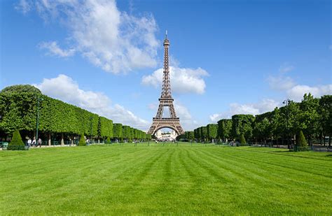 Best Eiffel Tower Green Stock Photos Pictures And Royalty Free Images