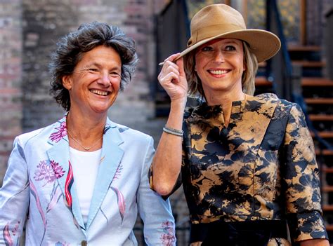 The first meeting between the scouts, annemarie jorritsma of the vvd and kajsa ollongren of d66, and the leaders of those parties which might be asked to join in a coalition will take place on monday. Kajsa Ollongren: Ik heb ook gewoon een privéleven | Foto ...