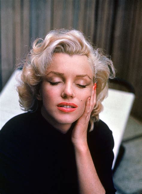 Marilyn Monroe At Home In Hollywood Color Photos Of The Star In 1953