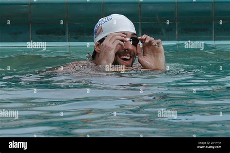 Michael Phelps Smiles As He Swims In The Warm Up Pool During The Santa Clara International Grand