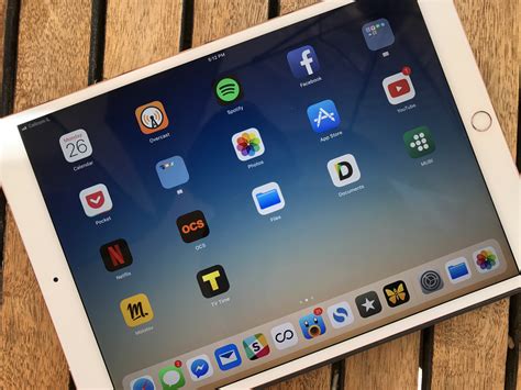 Of the many apps you likely have on your iphone or ipad right now, how many do you actually use regularly? iOS 11 turns your iPad into a completely different machine ...