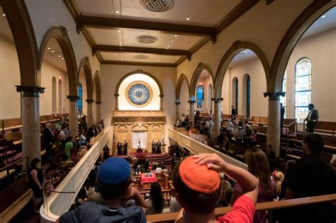 Four Years After A Fire A Congregation Returns To Its Synagogue The