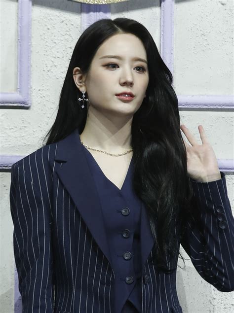 jang gyu ri to depart from girl group fromis 9
