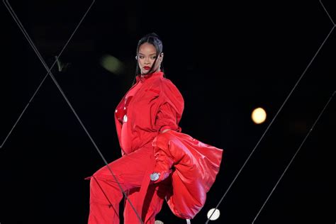 On Twitter Rt Fentystats Rihanna S Superbowl Halftime Show Performance Has Now