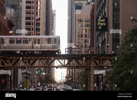 Chicago Metro Train Over A Bridge Downtown Stock Photo Alamy
