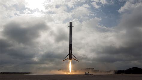 Watch Spacex Falcon 9 Rocket Booster Landing Safely After Launch Sofrep