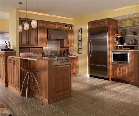 Maple kitchen cabinets add spark to your kitchen remodeling project. Maple Cabinets in Medium Finish - Diamond Cabinetry