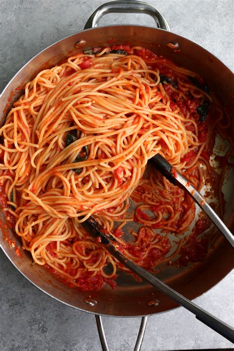 Best Spaghetti Ever • Easy Delicious Homemade Sauce • Hip Foodie Mom