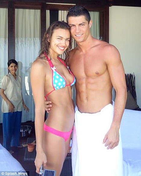 Cristiano Ronaldo And Girlfriend Irina Shayks Embarrassing Holiday Snaps Daily Mail Online
