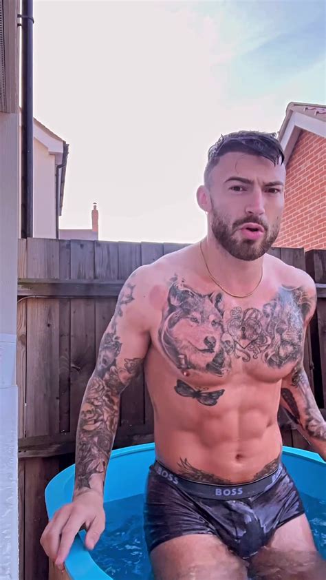 Hollyoaks Off The Charts Jake Quickenden Shirtless On Insta Story