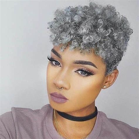 25 Best Short Afro Hairstyles For Gray Haired Women