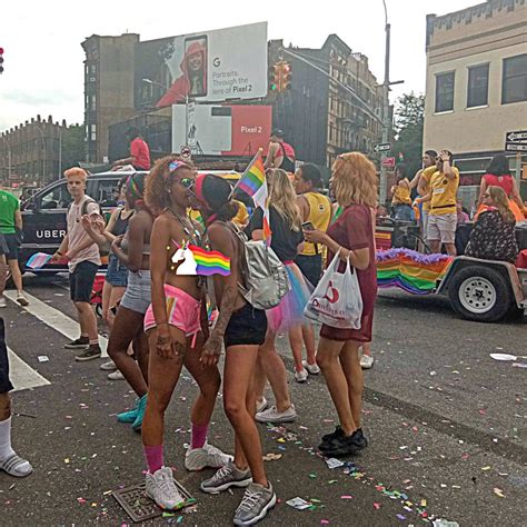 New York S Lgbt Pride Parade Celebrates Love