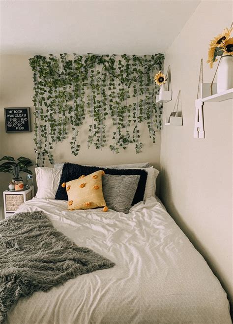 Ivy Wall Bedroom Decor In 2020 Room Inspiration Bedroom Redecorate Bedroom Aesthetic Bedroom