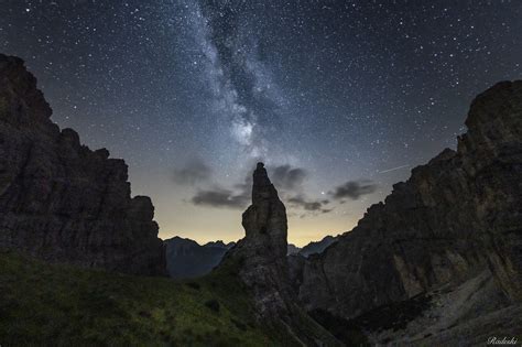 Обои на рабочий стол Млечный путь над горами By Roberto Aldrovandi
