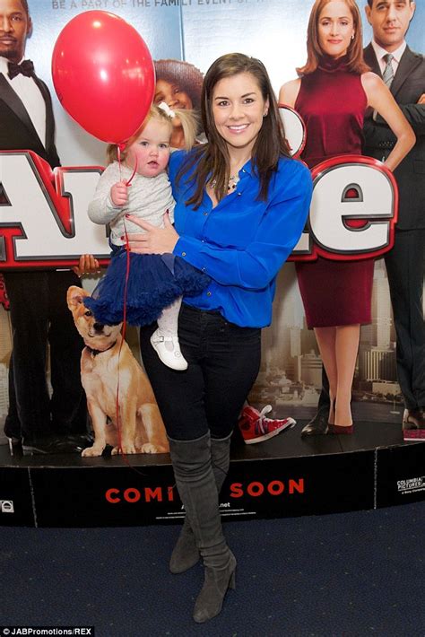 Imogen Thomas Take Daughter Ariana To Annie Premiere Daily Mail Online