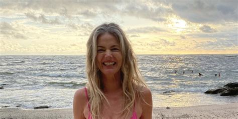 Paulina Porizkova 57 Shows Off Toned Abs On The Beach In A Hot Pink Bikini Local News Today