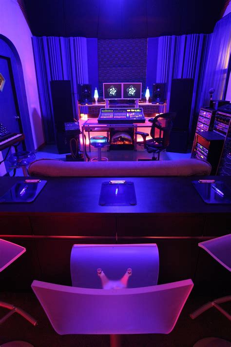 7 home studios that use LED lights to their maximum potential. Get ...