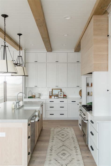 Beautiful Modern Farmhouse Kitchen Design With Wood Beams Turkish