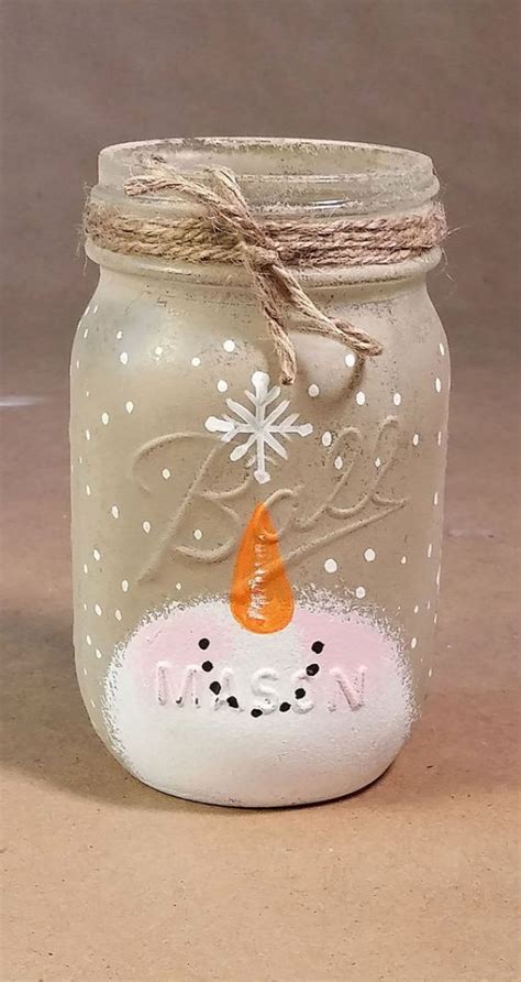Get into the christmas spirit with these gorgeous christmas decorating ideas using cloches and apothecary jars. Easy Christmas Mason Jars Ideas That Everybody Can Make