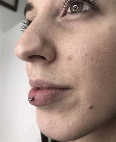 Piercing Sotto Il Labbro Interno