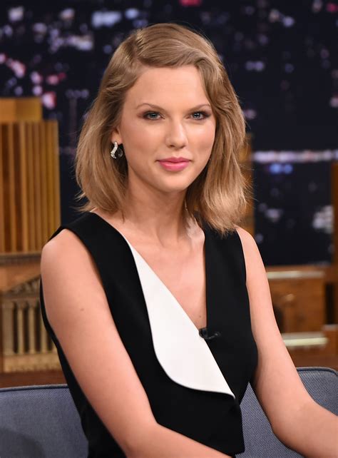 Taylor Swift Reveals Her Mom Has Cancer In A Heartbreaking Note To Fans