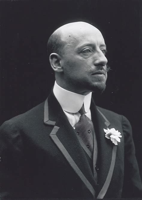 Aforisma di gabriele d annunzio , avere un pensiero unico, assiduo, di tutte le ore, di tutti gli attimi;. Gabriele D'Annunzio - Hausbrandt Trieste 1892 S.p.A.