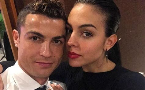 cristiano ronaldo derrete se com georgina em lingerie a mulher mais bonita do mundo