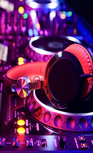 Mobile wallpaper iphone wallpaper marshmello dj marshmello wallpapers electronic music pencil art marshmallow line marshmello vinyl decal, edm, car, laptop, phone, window, bumper sticker. dj Wallpapers, dj hd wallpapers, dj backgrounds (con ...