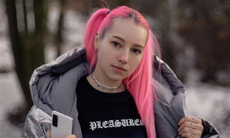Słuchaj tysięcy wykonań internautów i zdobądź sławę! Podopieczna Żabsona rapuje: "Cały kraj jara się moją ...