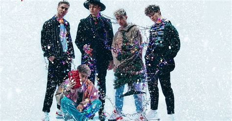 After the interview we went to their concert. Why Don't We Menutup Akhir Tahun Dengan Single 'Chills ...