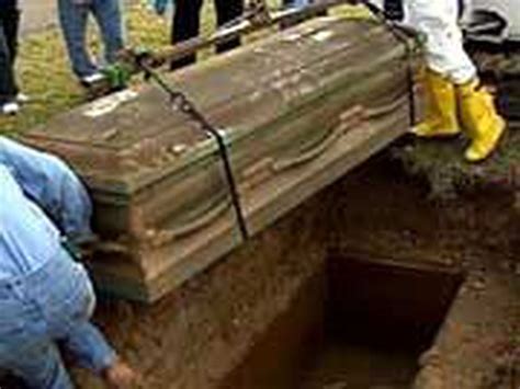 Nov 19, 2016 · usually, it's a criminal thing. Families have bodies exhumed from waterlogged crypts