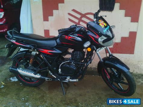 Striking new graphics, racer breed tank spoilers with integrated indicators, digital meter console, stylish headlamp vizor, wider rear tyre. Used 2008 model Bajaj Discover DTSi 135 for sale in ...