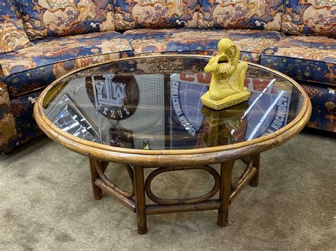 As much as you can't go wrong with a simple square rattan coffee table or a sophisticated round rattan coffee table with a glass top as your living room addition, it's a versatile piece of furniture. Vintage Rattan Coffee Table With Round Glass Top 36 ...