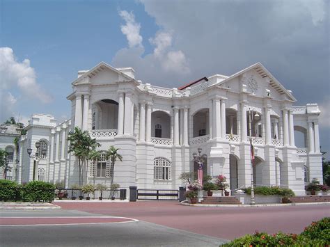Start with petronas twin towers, merdeka square, thean hou temple. Ipoh - Wikipedia Bahasa Melayu, ensiklopedia bebas