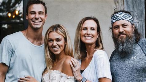 Duck Dynasty S Sadie Robertson Is Engaged To Christian Huff E News