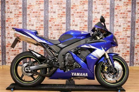 2005 Yamaha Yzf R1 Blue 13000 Miles Great Condition With
